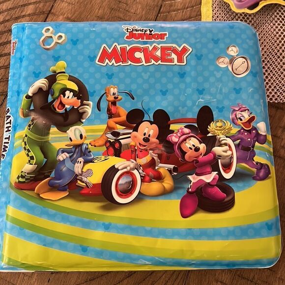 Disney 🏰🐭 Junior Bath 🛀 Time Water 💦 Book 📕 Race Car 🏎️ Suction Cups🛥️ 2! - Picture 6 of 17